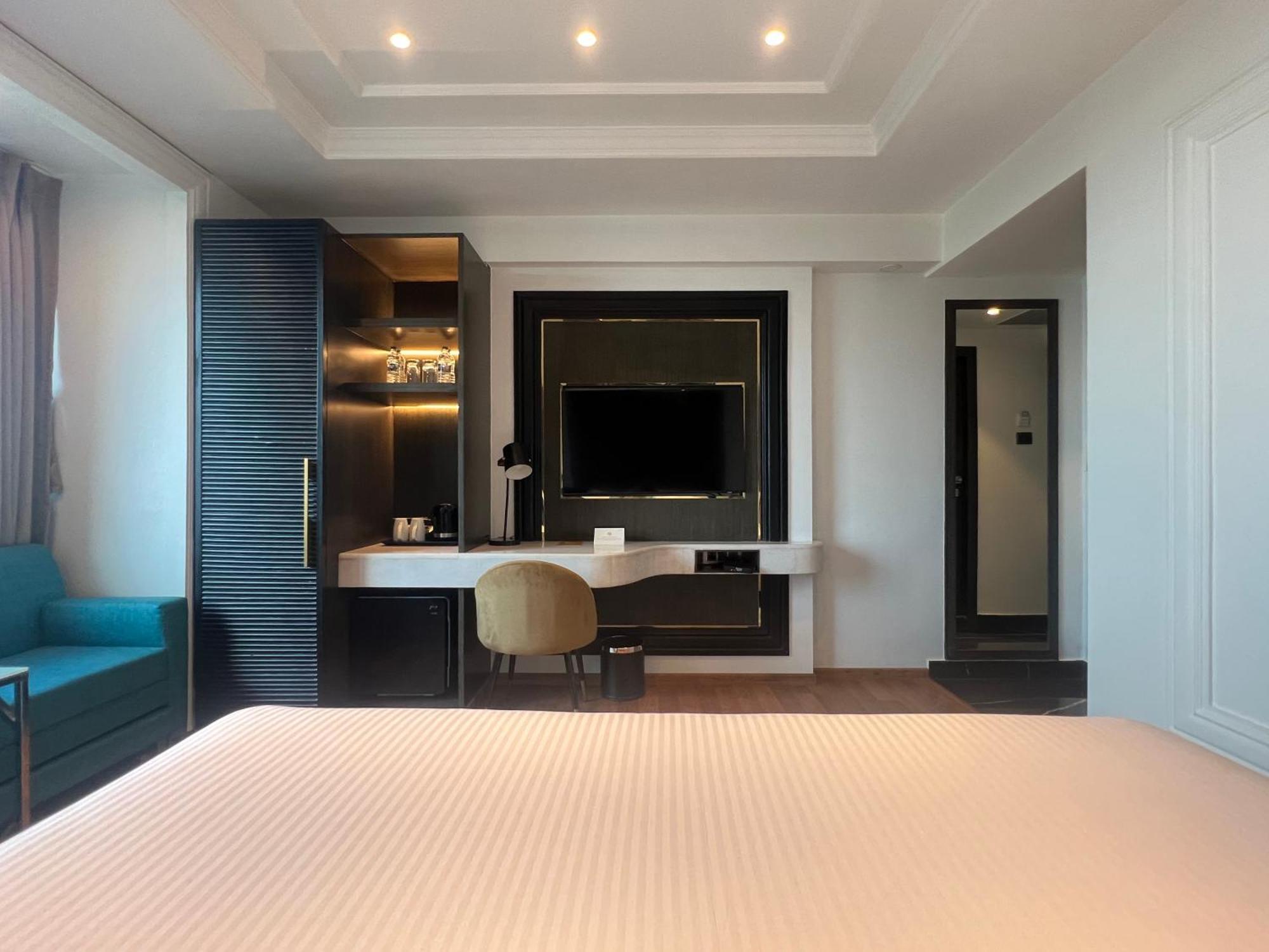 Hotel Soot Калькутта Экстерьер фото