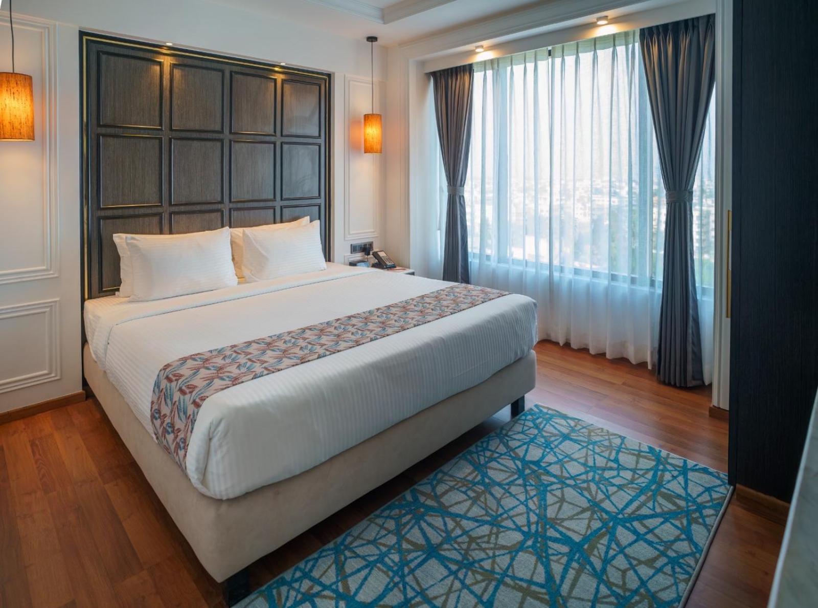 Hotel Soot Калькутта Экстерьер фото